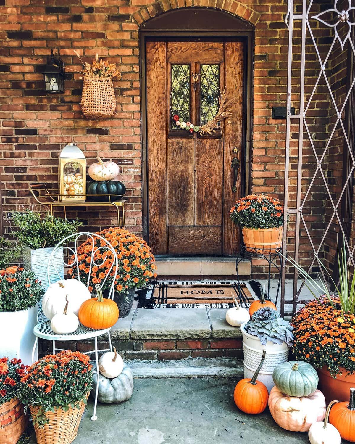 12 Creative Ways to Display Mums on Your Front Porch